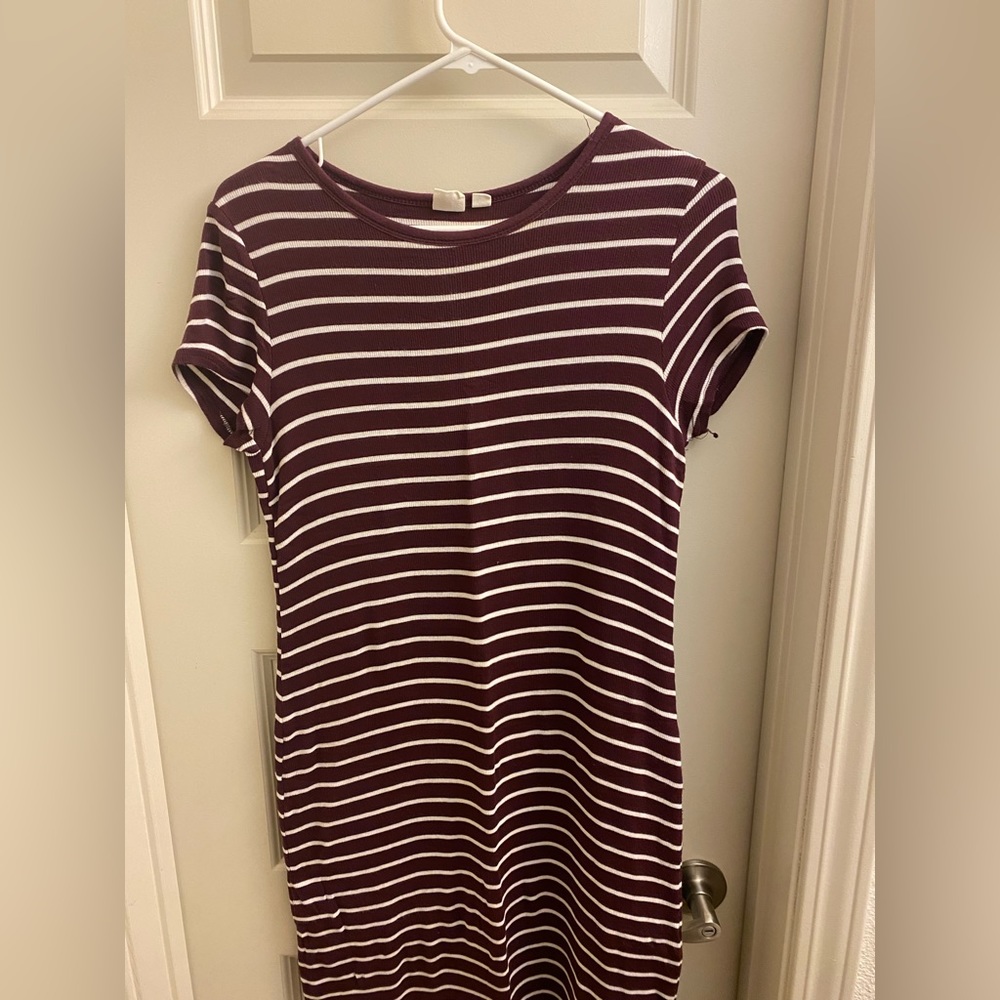 Stretchy Knee length Striped Dress - Picture 2 of 4